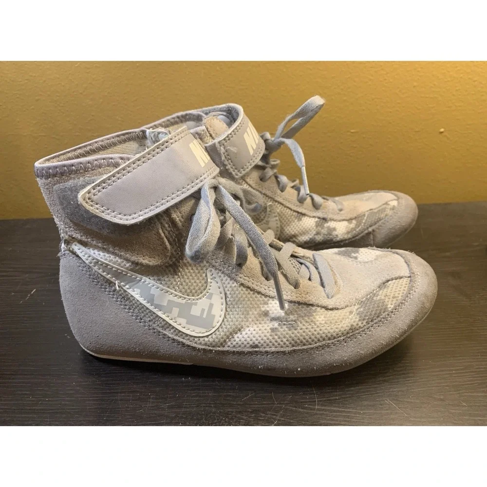 Nike Speed Sweep VII Wrestling Shoes Boys Size 4Y Grey Gelray Camo 366684-003
